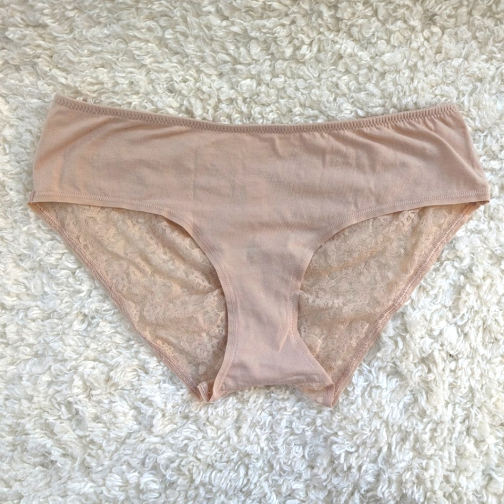 NWT Victoria's Secret Lace Back Low-Rise Hiphuggers